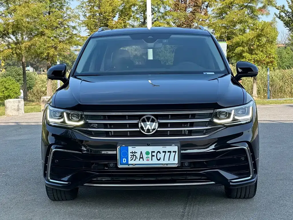Volkswagen Tiguan L — фото 7