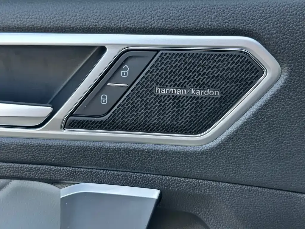 Volkswagen Tiguan L — фото 10