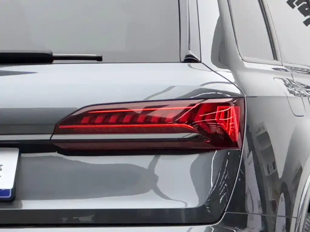 Audi SQ7 — фото 4