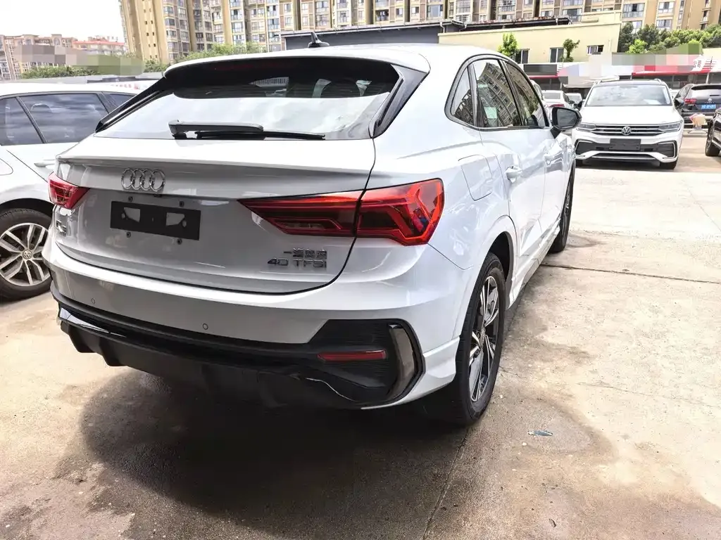 Audi Q3 Sportback — фото 9