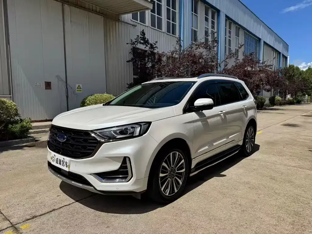 Ford Edge — фото 1