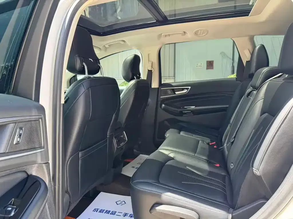 Ford Edge — фото 3