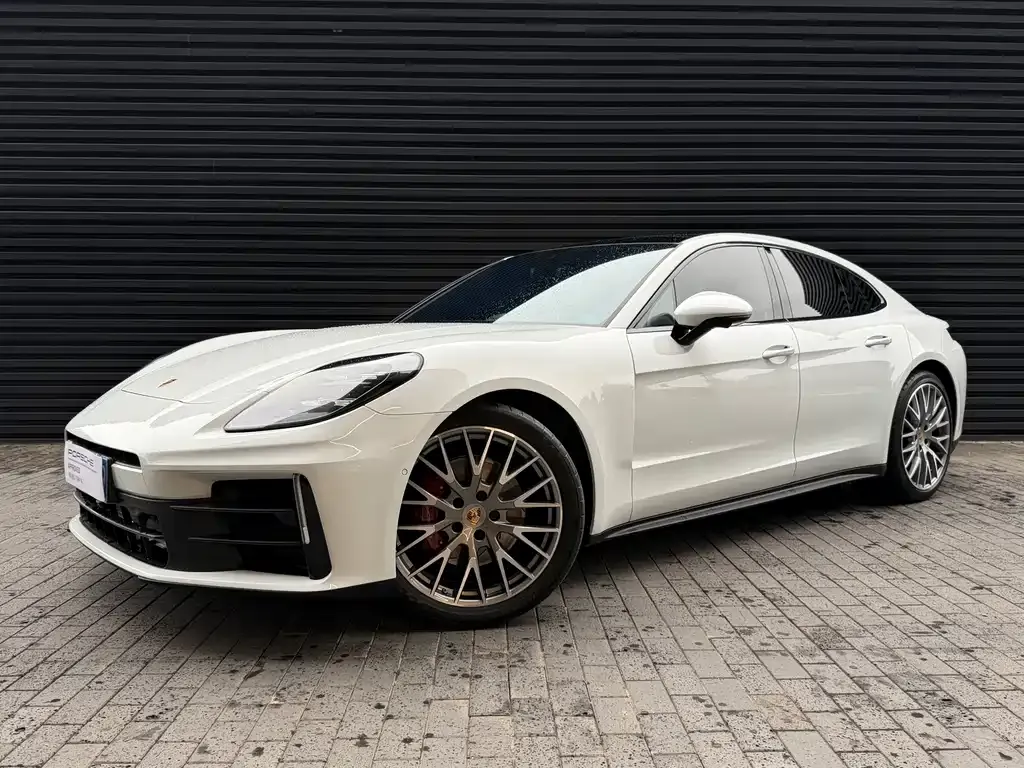 Porsche Panamera — фото 1