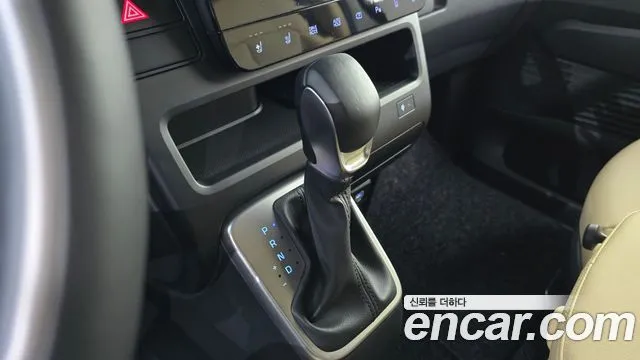 Hyundai Staria — фото 3