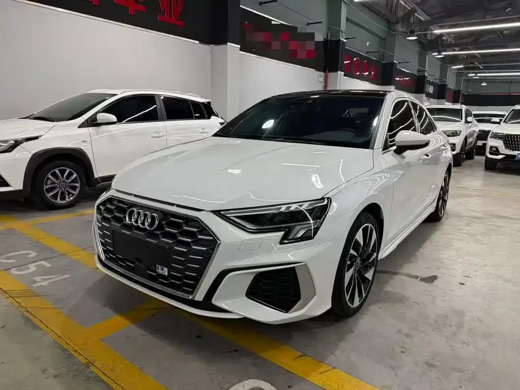 Audi A3 — фото 1