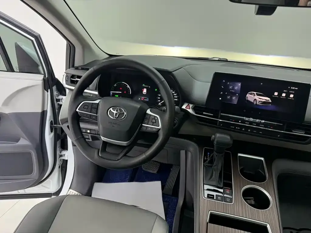 Toyota Granvia — фото 8