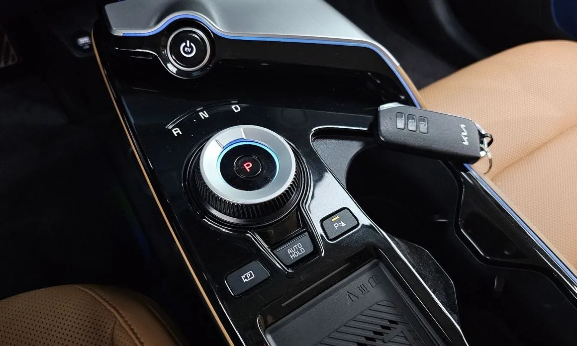 Kia EV6 — фото 8