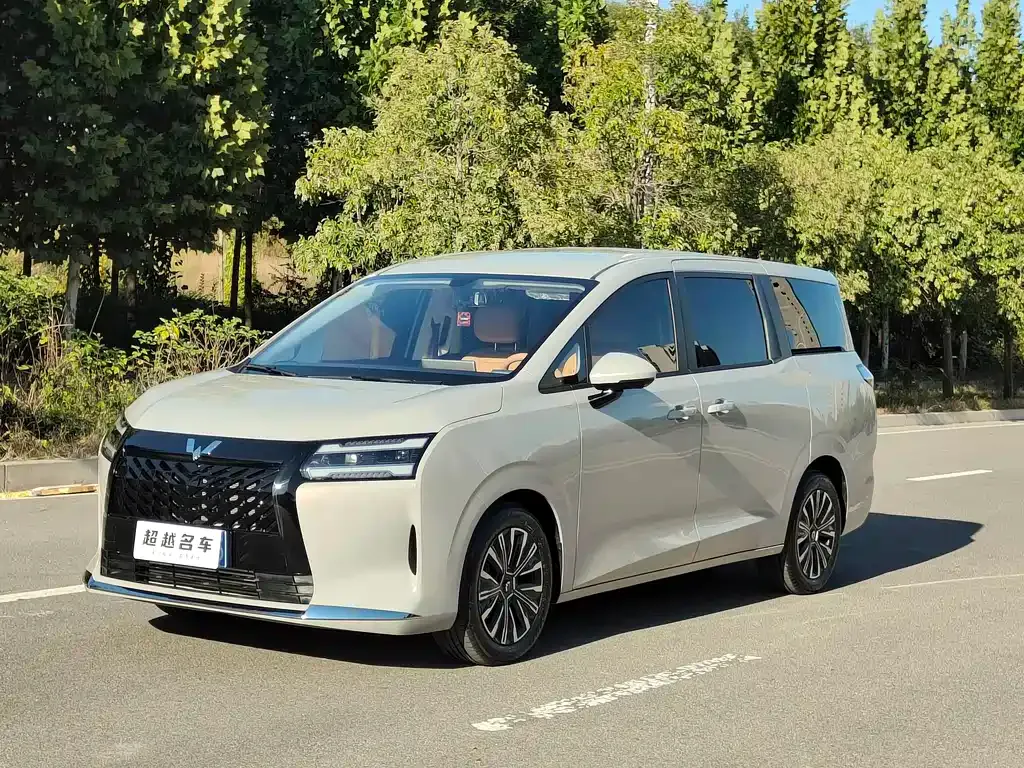 Wuling Xingguang 730 — фото 1