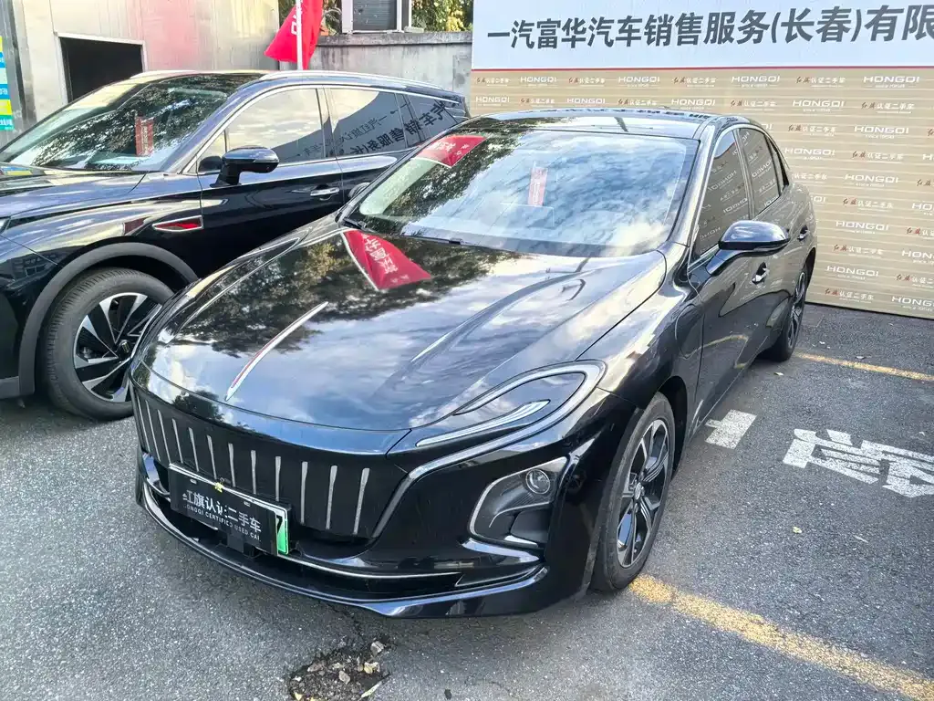 Hongqi E-QM5 — фото 1