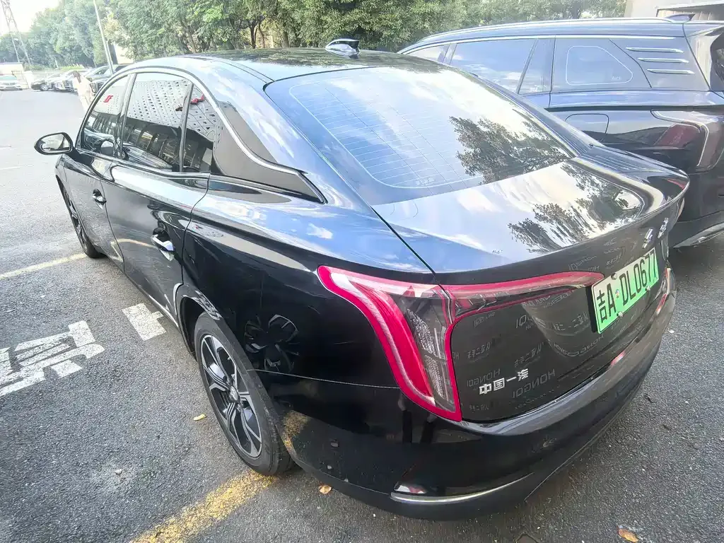 Hongqi E-QM5 — фото 10