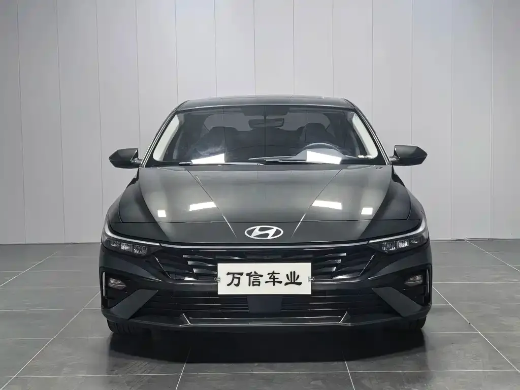 Hyundai Elantra — фото 7