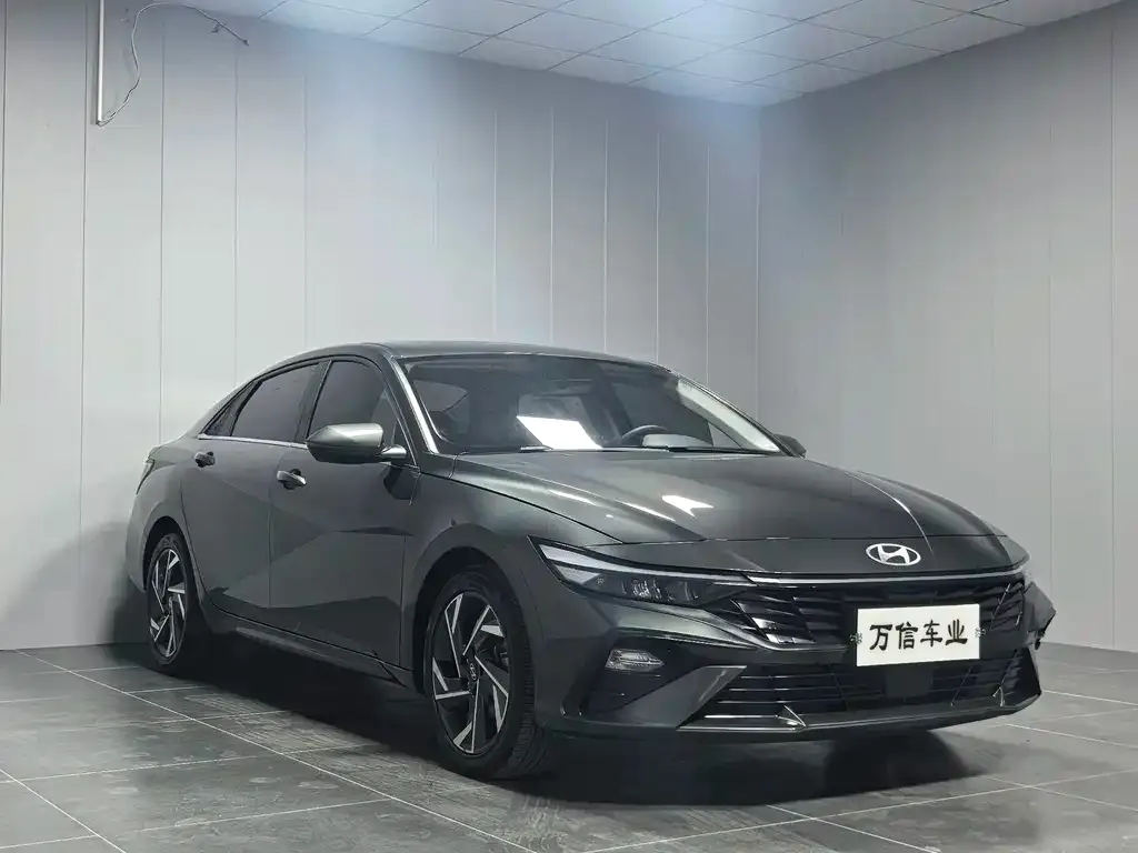 Hyundai Elantra — фото 8