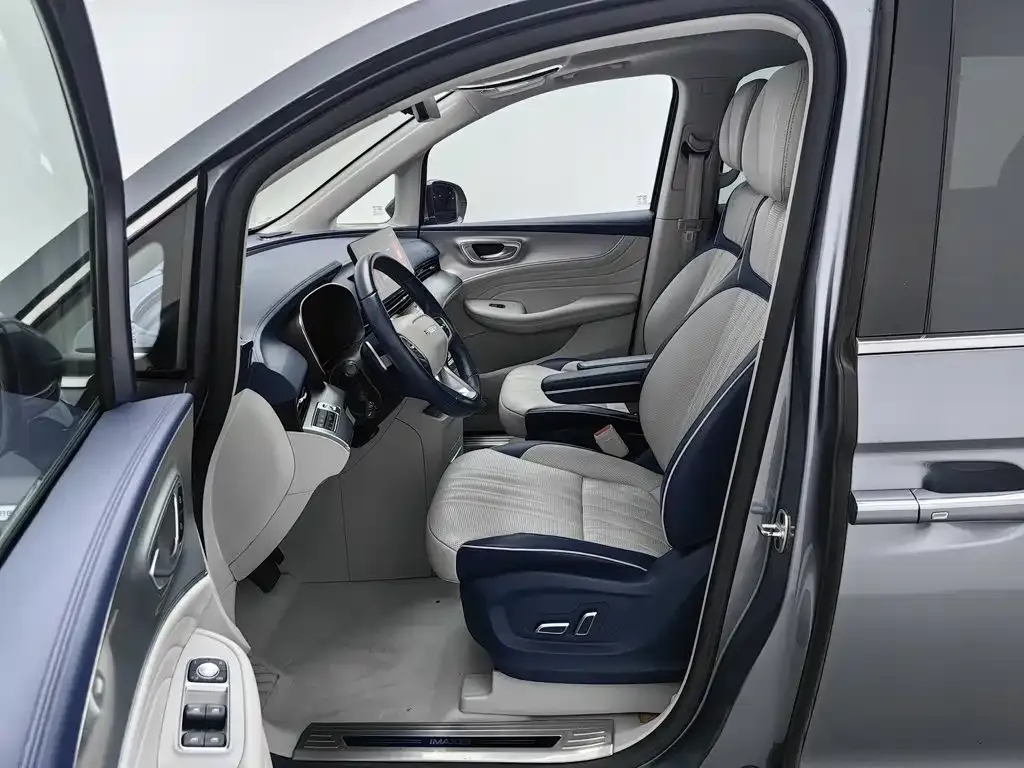 Roewe iMAX8 — фото 7