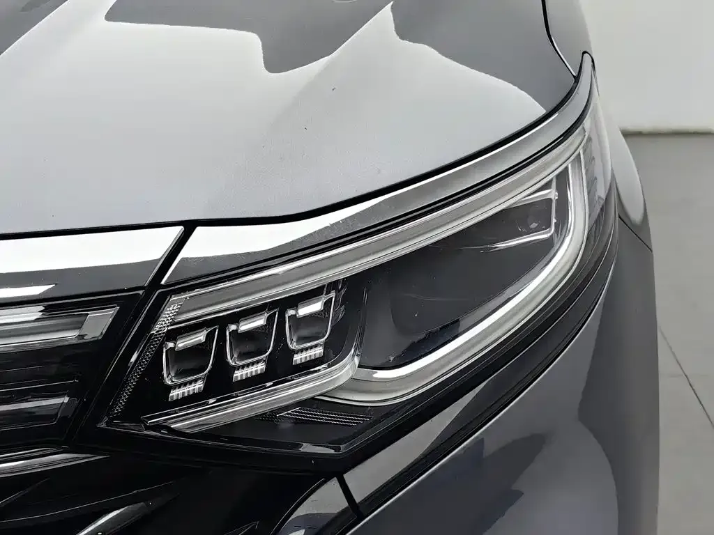 Roewe iMAX8 — фото 8