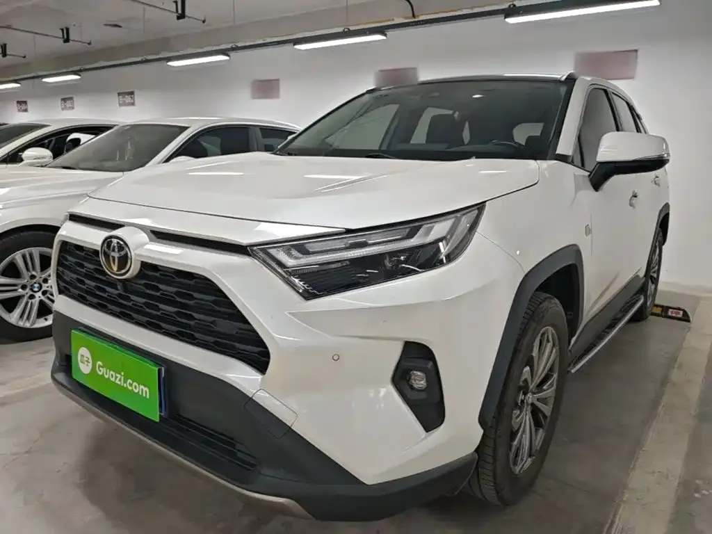 Toyota RAV4 — фото 8