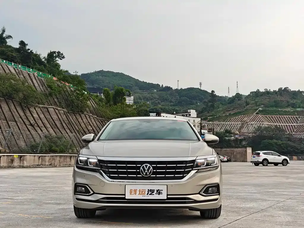 Volkswagen Passat — фото 9