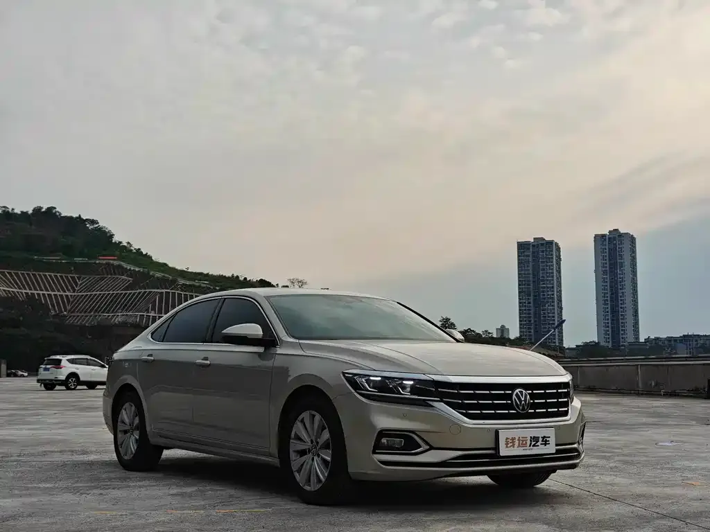 Volkswagen Passat — фото 6