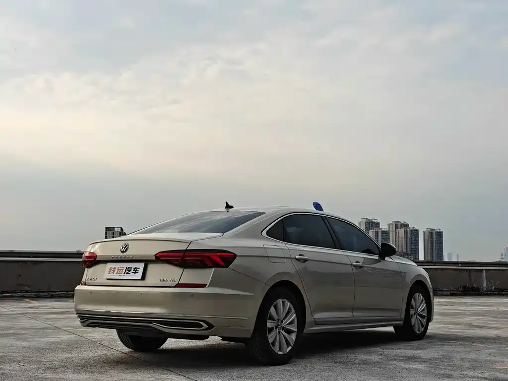Volkswagen Passat — фото 3