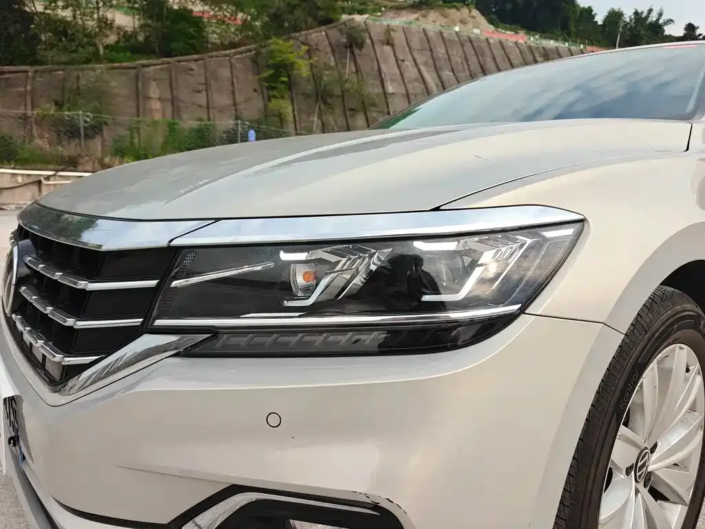 Volkswagen Passat — фото 5