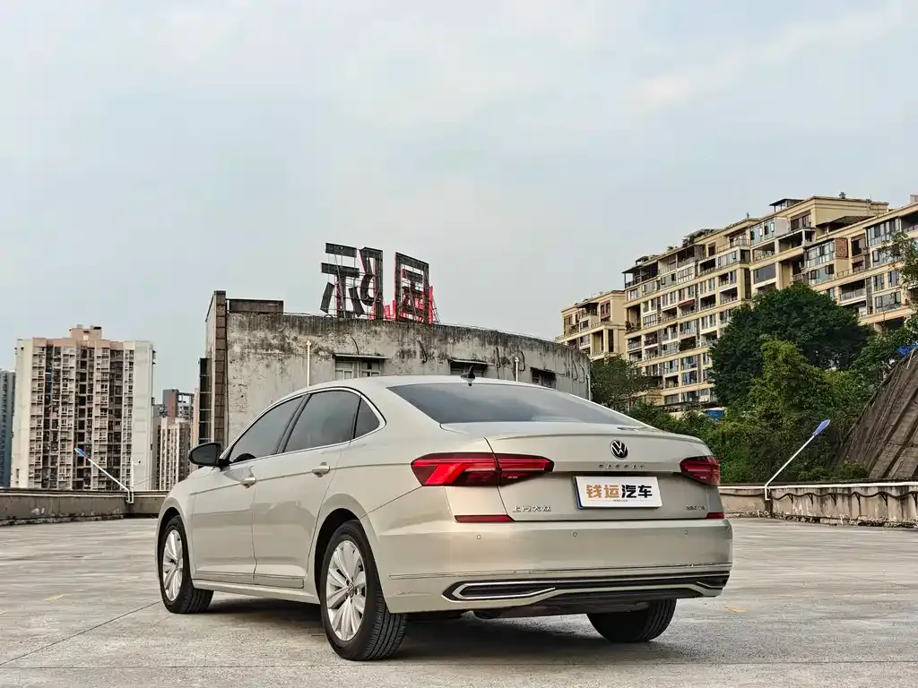 Volkswagen Passat — фото 4