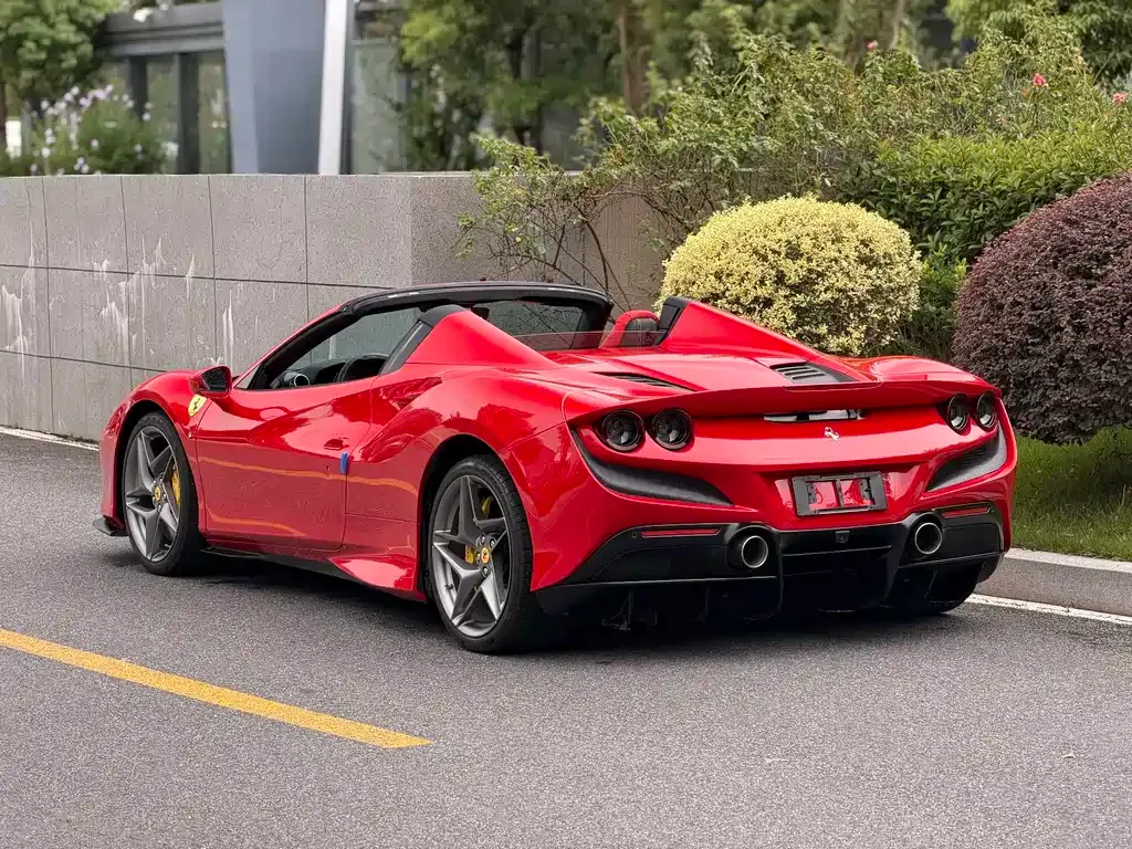 Ferrari F8 — фото 8