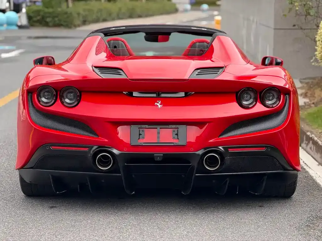 Ferrari F8 — фото 5