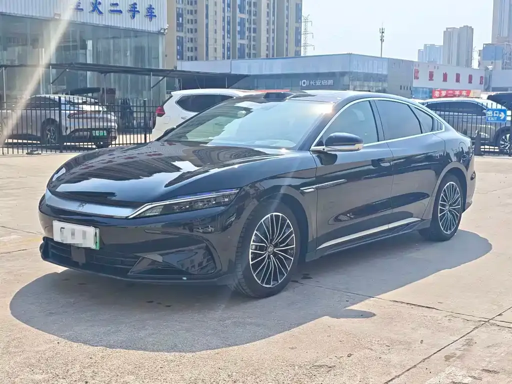 BYD Han — фото 1