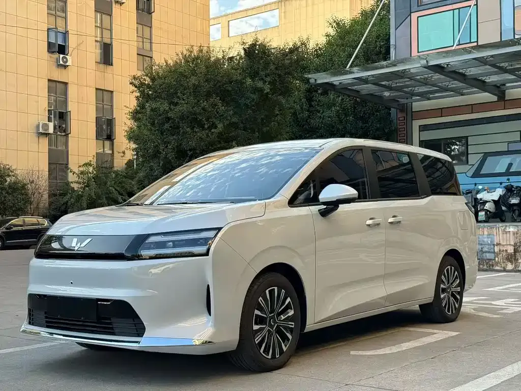 Wuling Xingguang 730 New Energy — фото 1