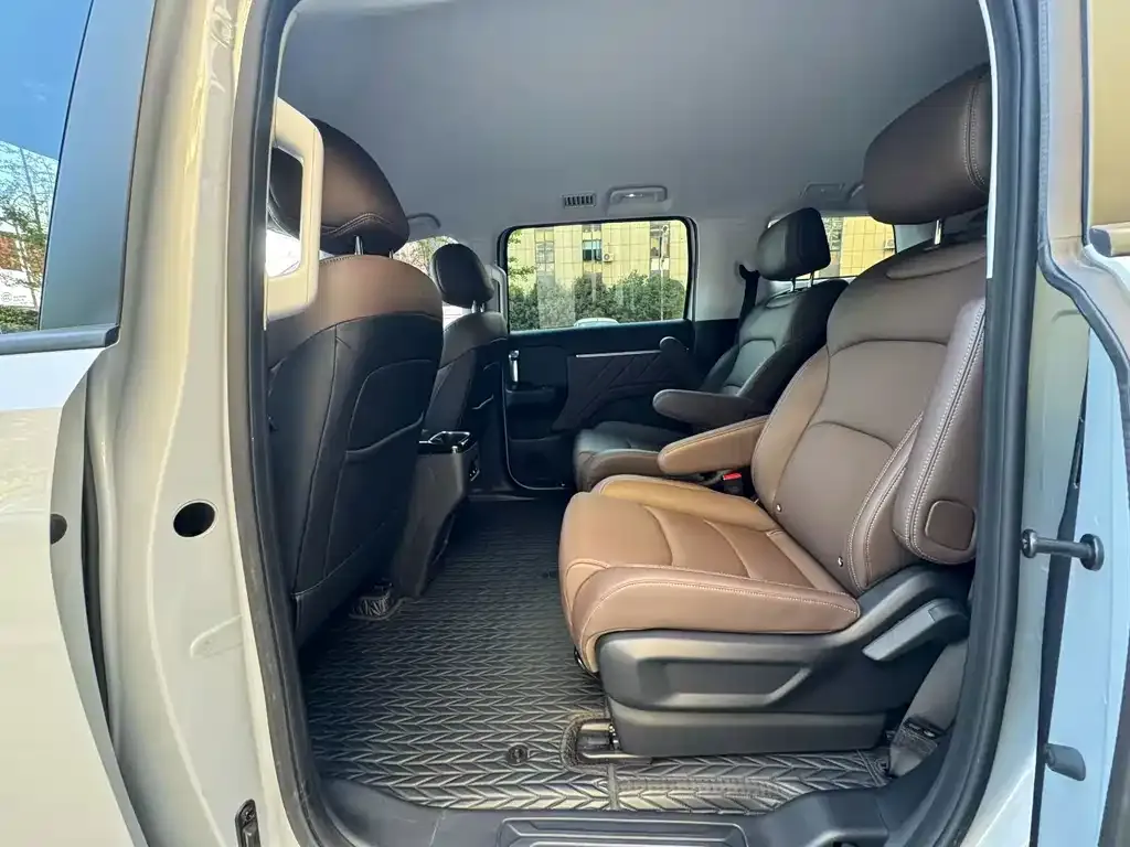 Wuling Xingguang 730 New Energy — фото 2