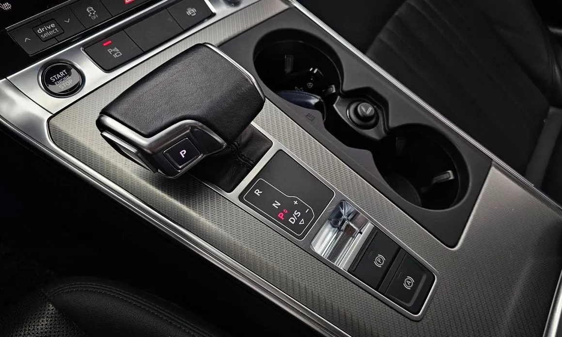 Audi A6 — фото 8