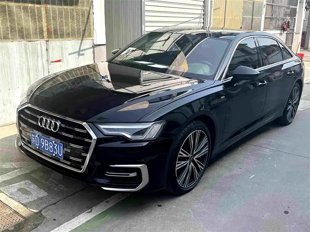 Audi A6L — фото 1