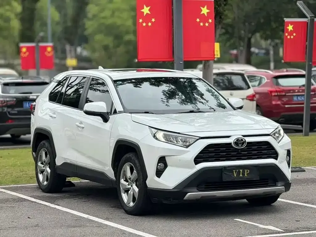 Toyota RAV4 — фото 4