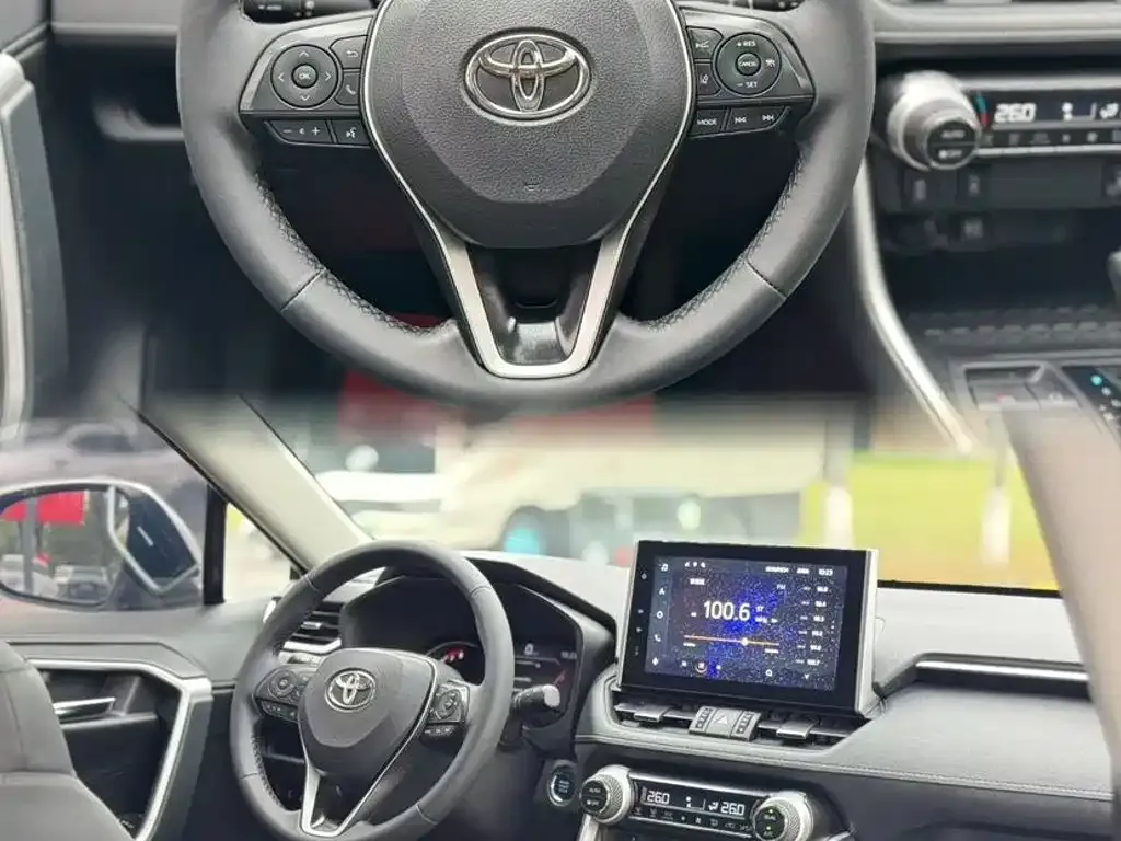Toyota RAV4 — фото 7