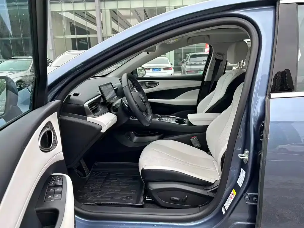 BYD Seal 05 DM-i — фото 7