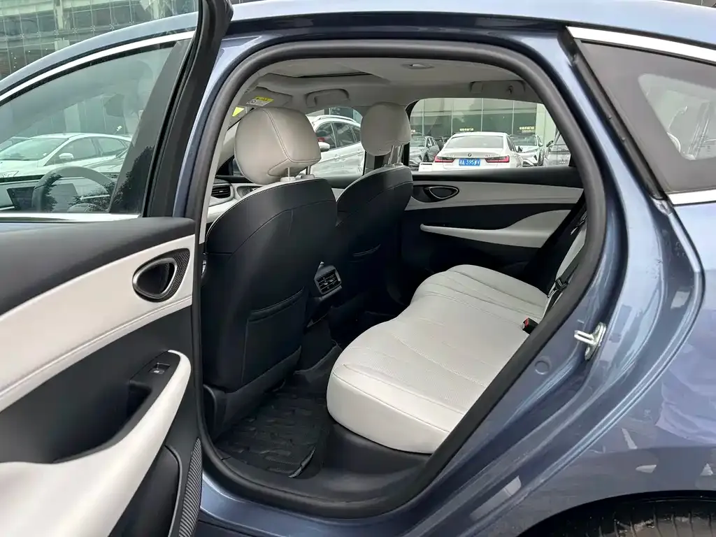 BYD Seal 05 DM-i — фото 3