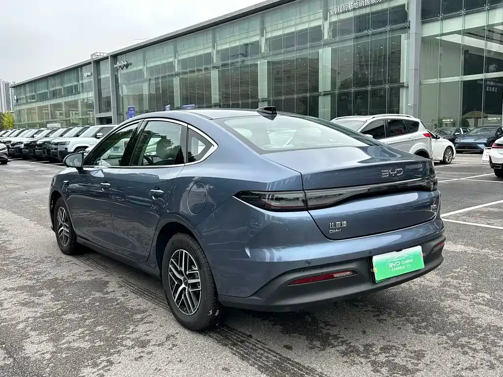 BYD Seal 05 DM-i — фото 10