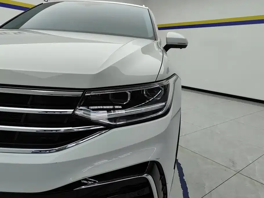 Volkswagen Tiguan L — фото 4