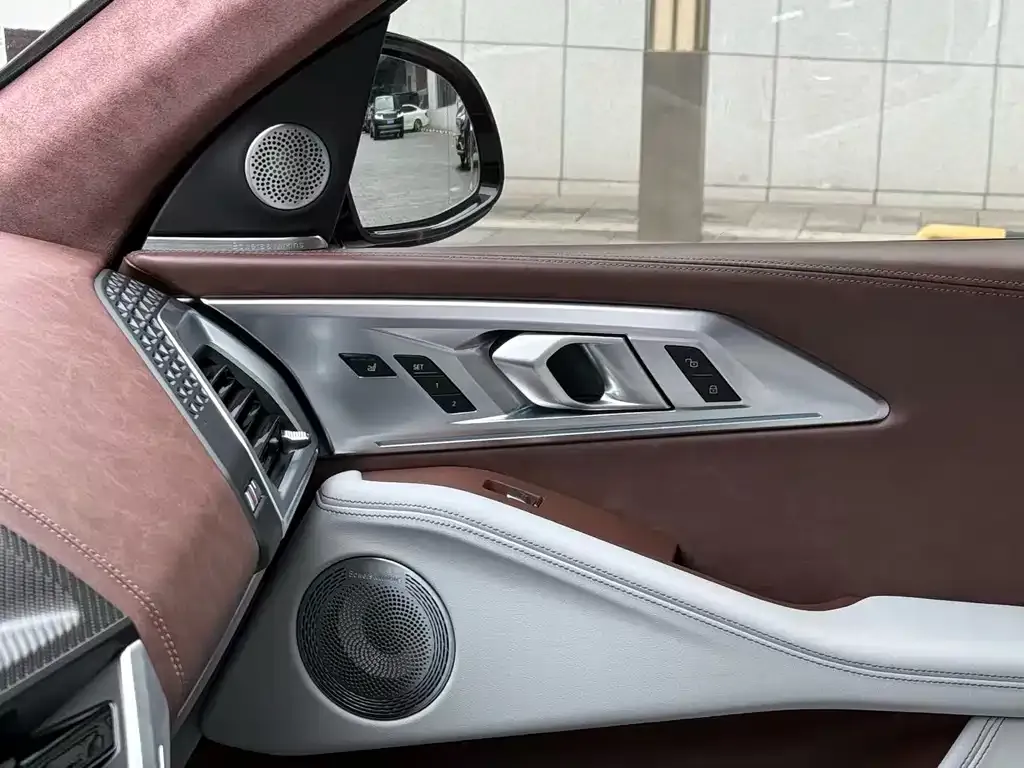 BMW XM — фото 8