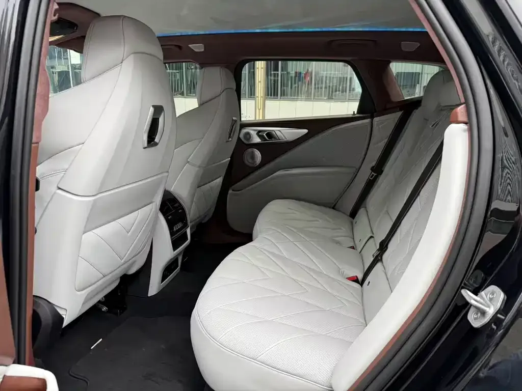 BMW XM — фото 2