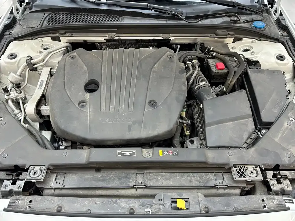 Volvo S60 — фото 10