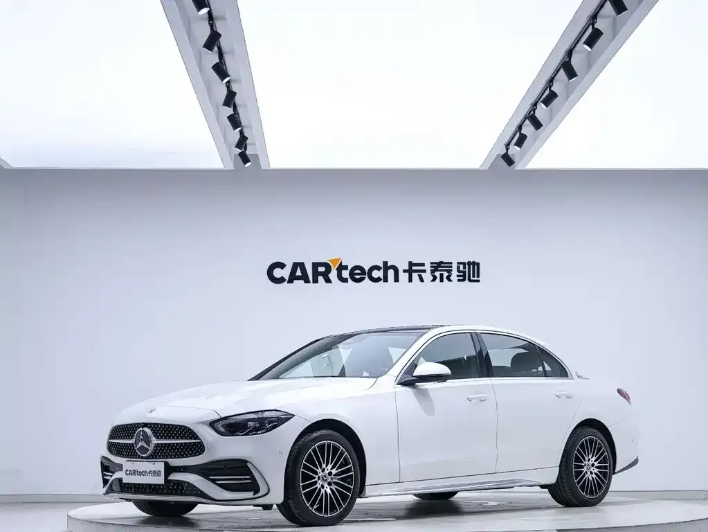 Mercedes-Benz C-Class — фото 1