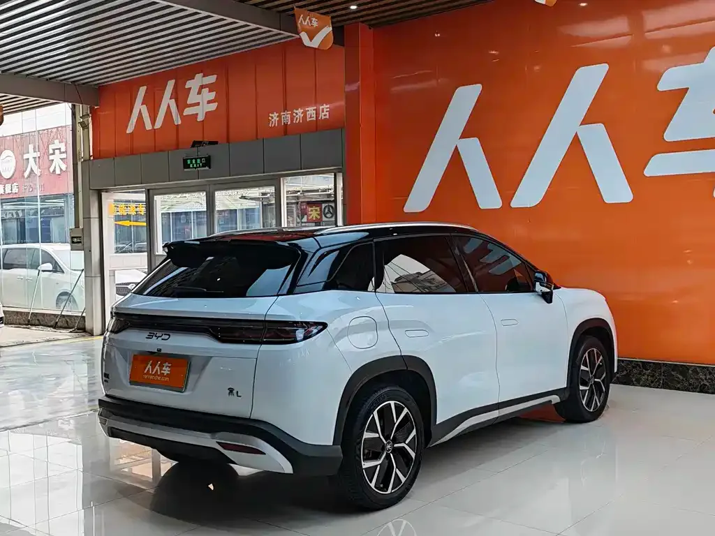 BYD L DM-i — фото 7