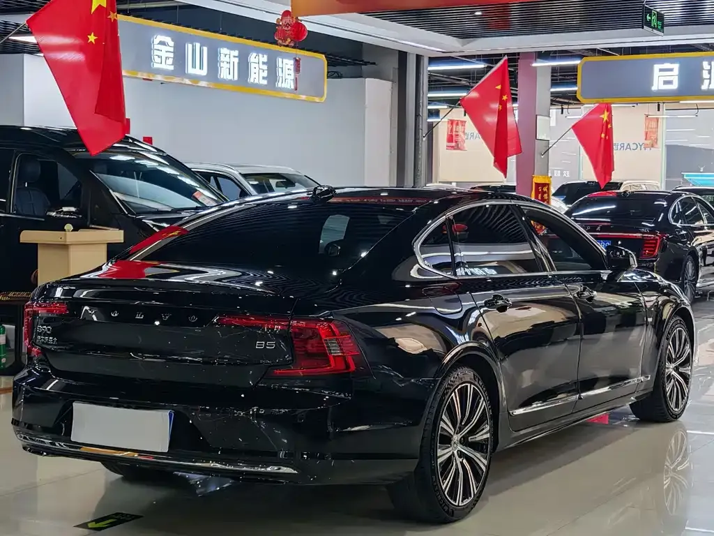 Volvo S90 — фото 9