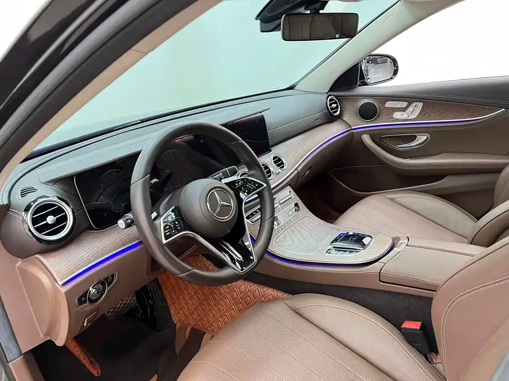 Mercedes-Benz E-Class — фото 10