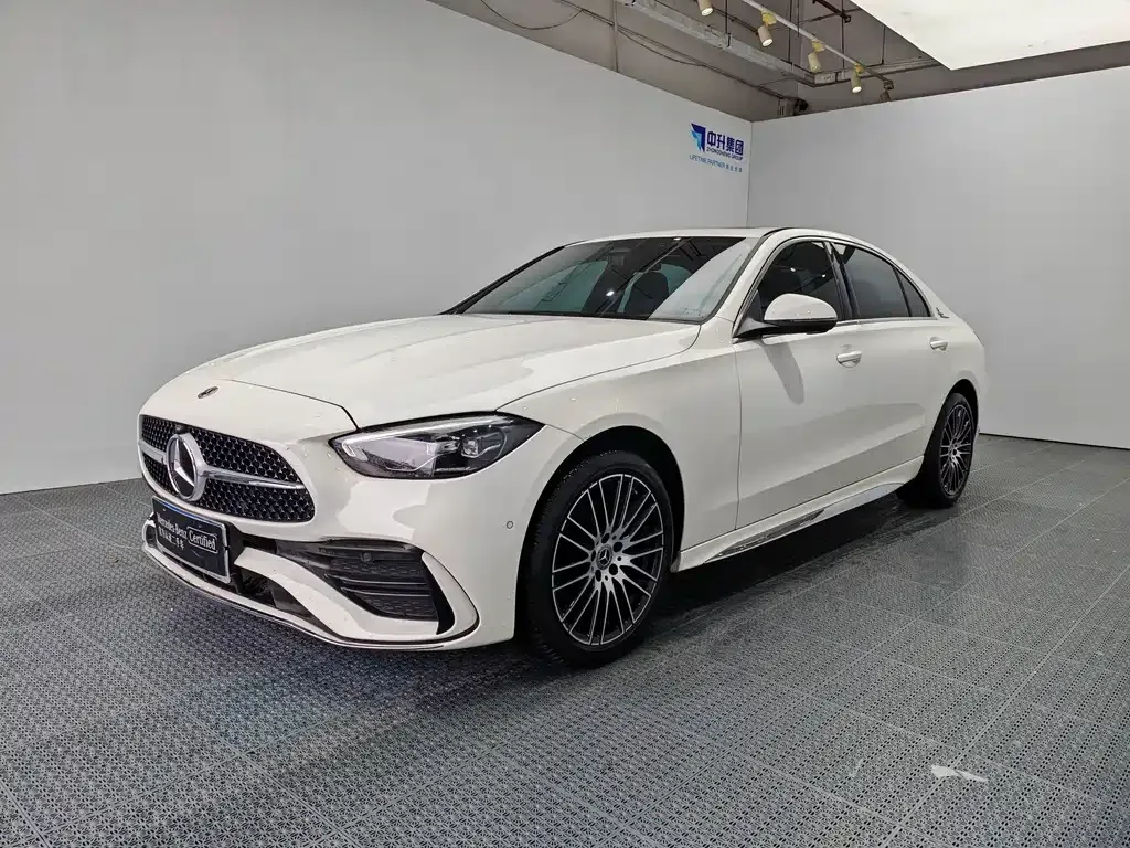 Mercedes-Benz C-Class — фото 1
