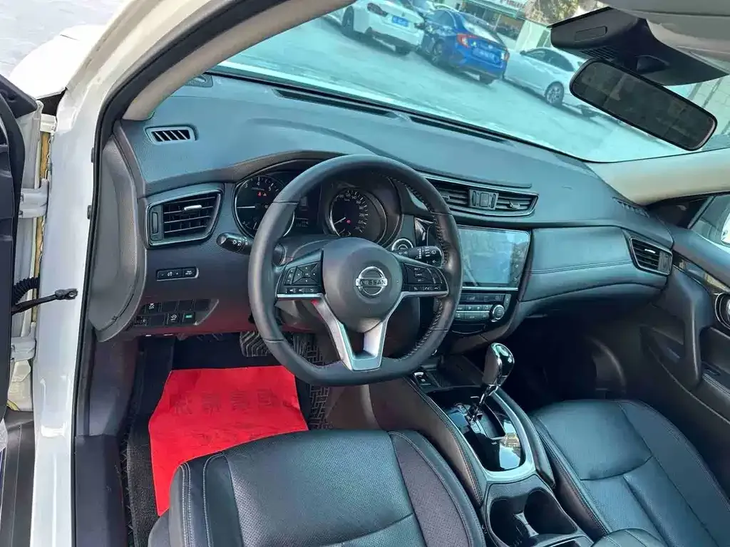 Nissan X-Trail — фото 10