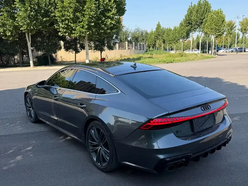 Audi A7 — фото 8