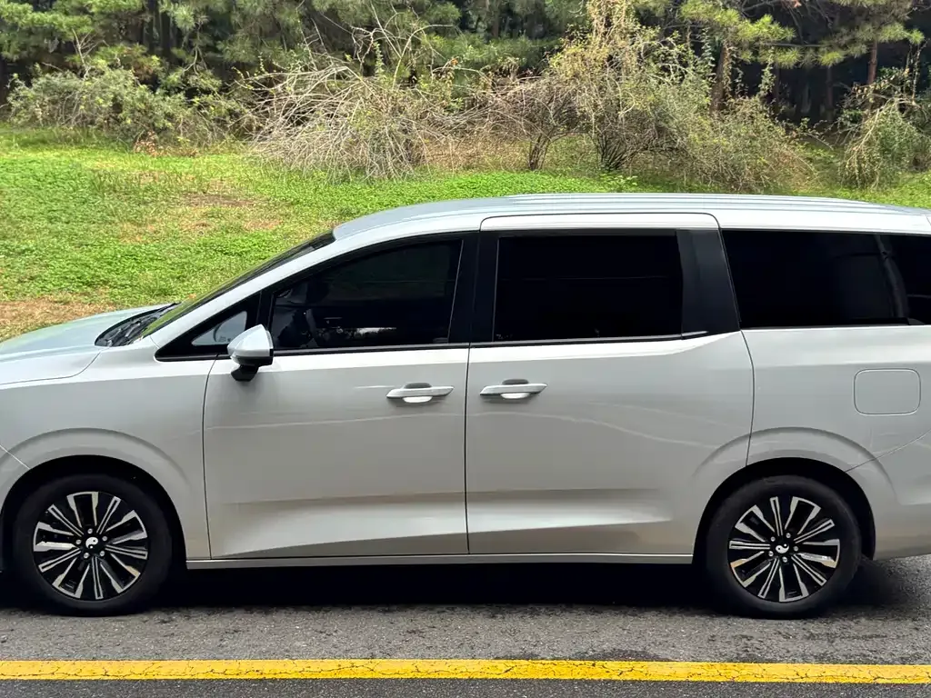 Wuling Xingguang 730 New Energy — фото 9