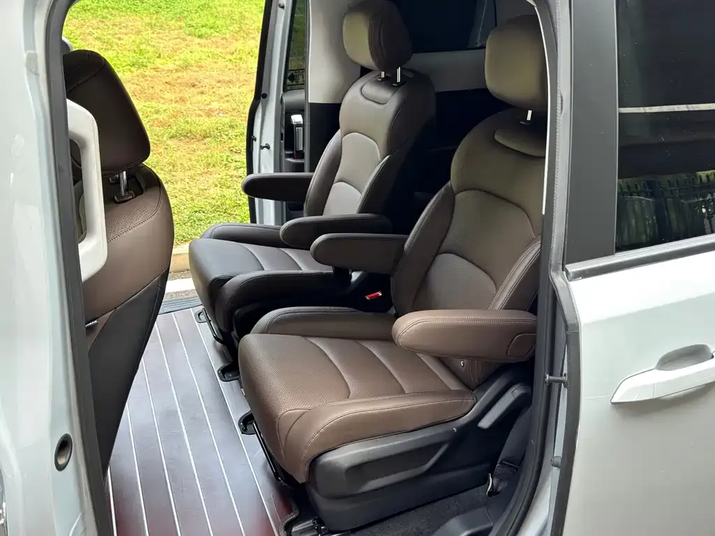 Wuling Xingguang 730 New Energy — фото 2
