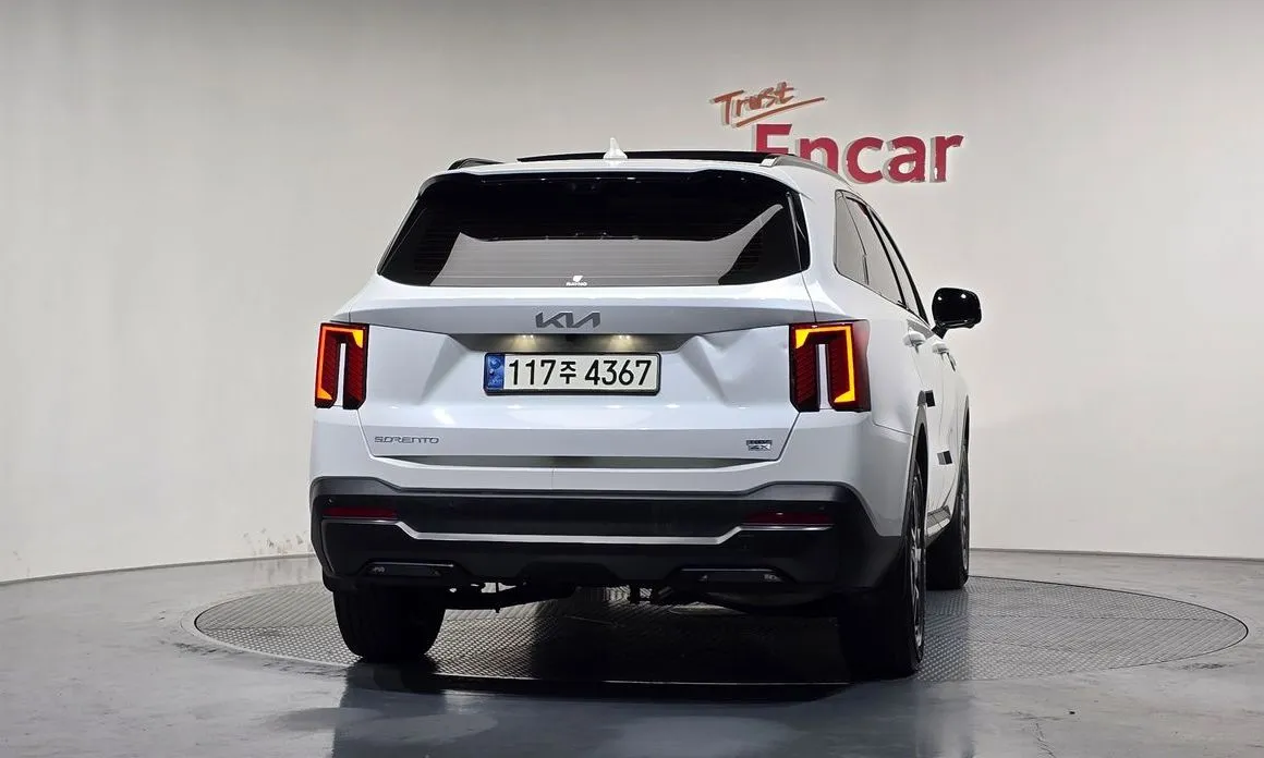 Kia Sorento — фото 8